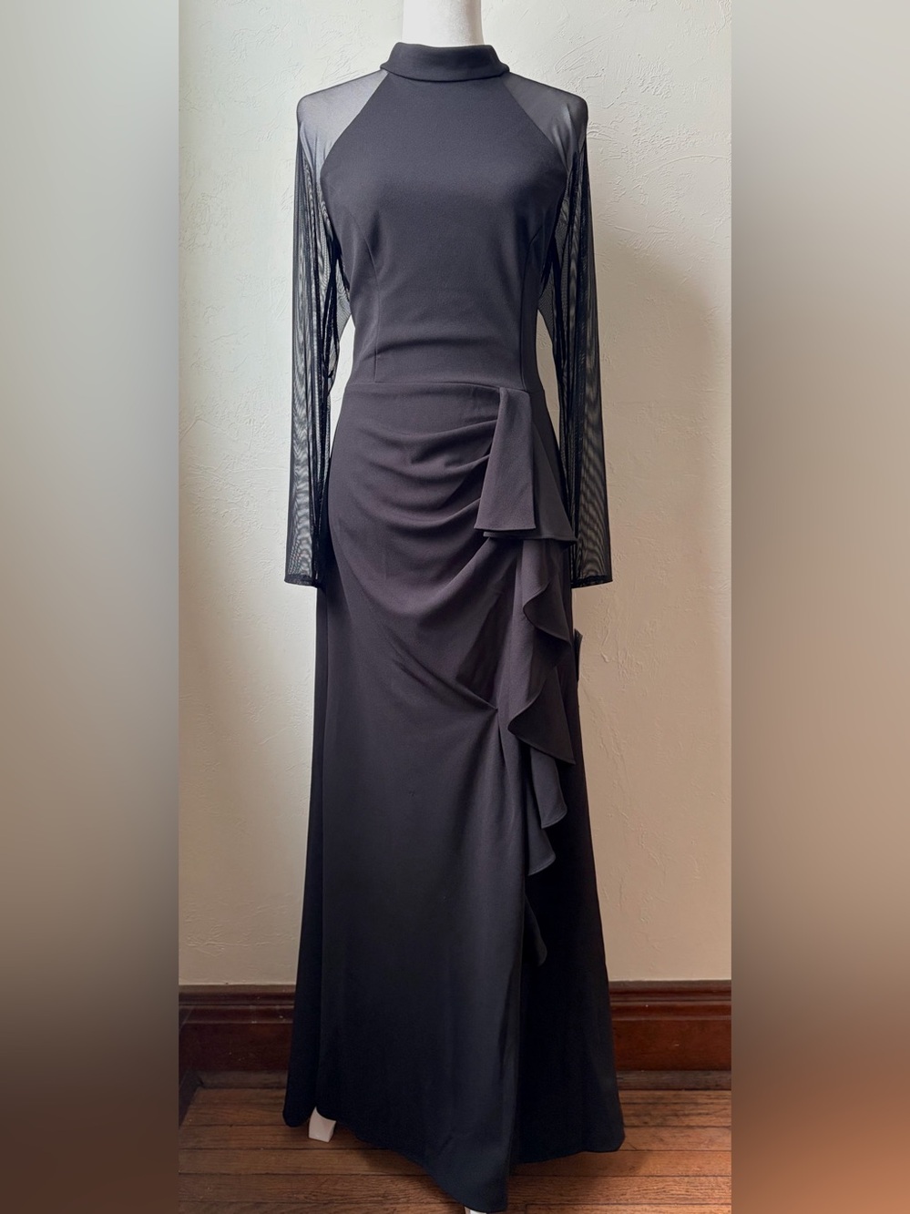 Betsy & Adam NWT Natalie Scuba Crepe Mesh Sleeve Gown Black Size 14